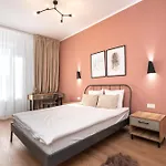 The Loft Luxury Apartments-near The Park In The Center アパート *